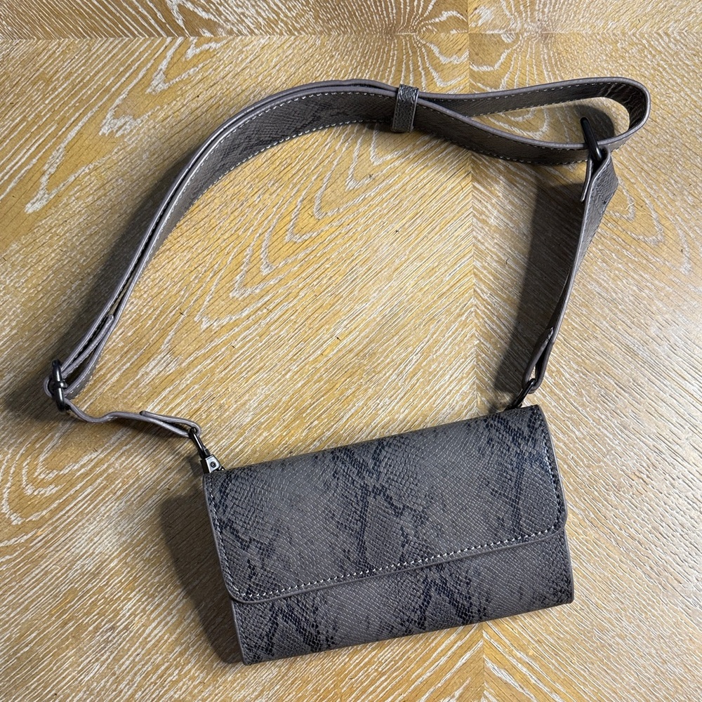 FRENCH CONNECTION Gray Faux Leather Snake Print Women's Belt Bag